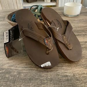 Rainbow Men’s leather upper sandal.